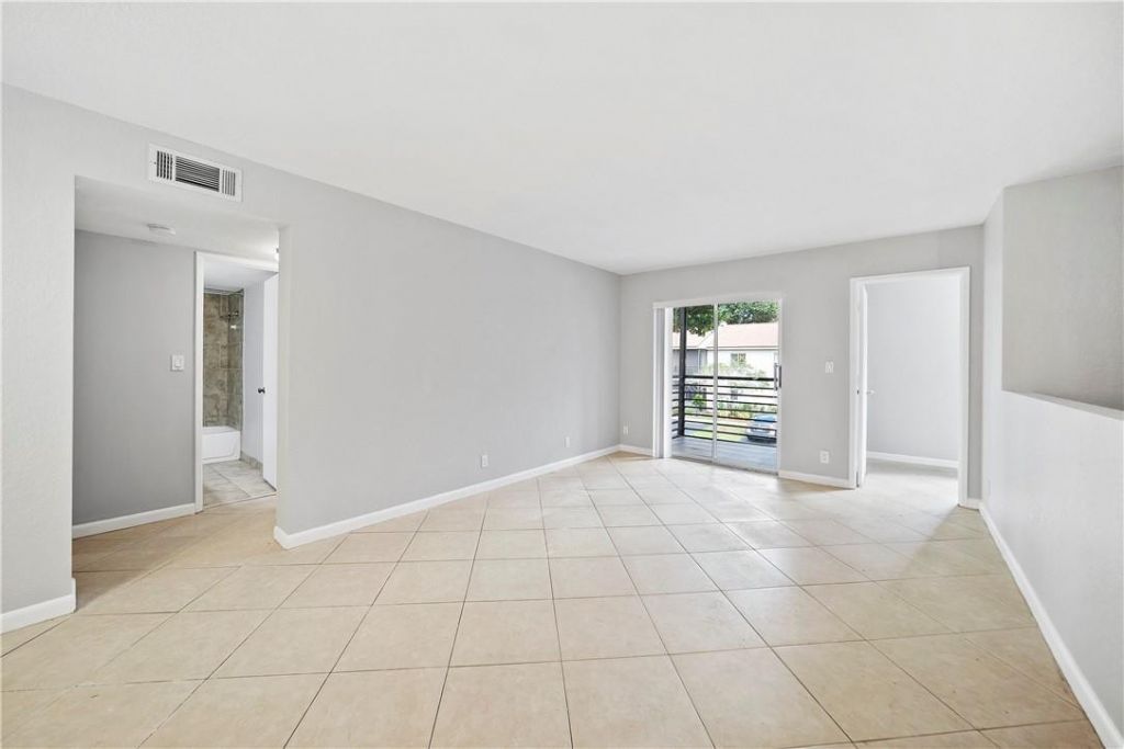 503 Gardens Drive, Unit 202, Pompano Beach, FL 33069 Photo