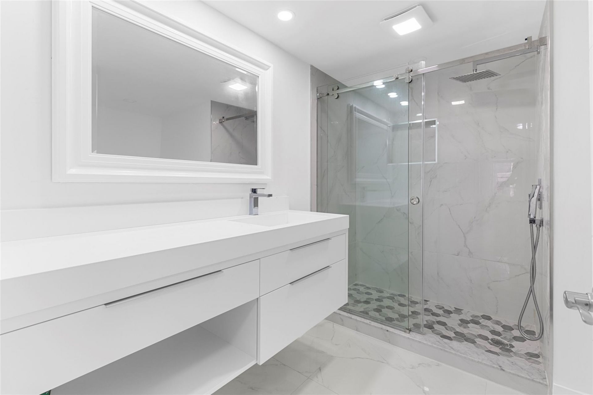 3750 Galt Ocean Drive, Unit 209, Fort Lauderdale, FL 33308 Photo