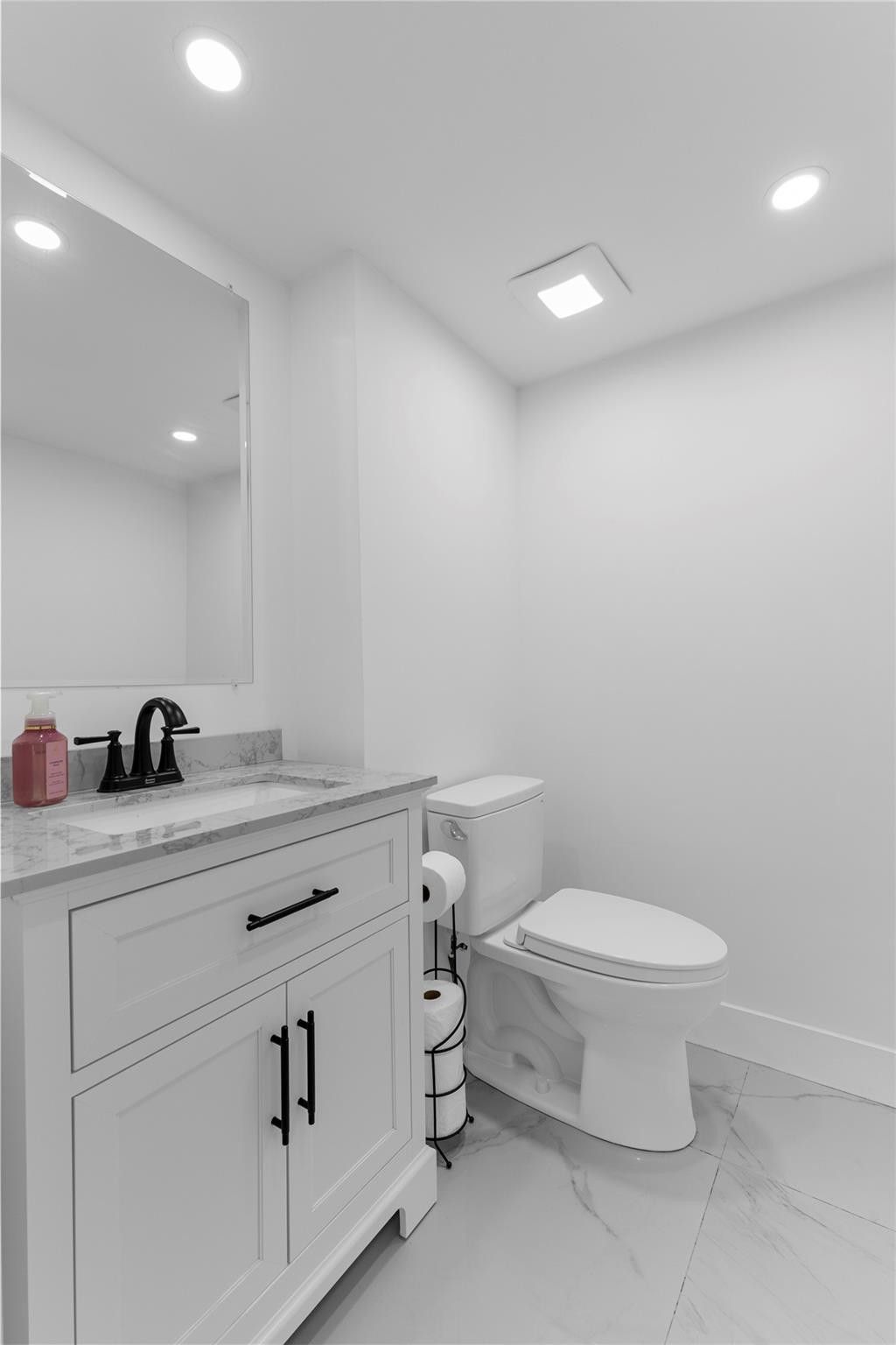 3750 Galt Ocean Drive, Unit 209, Fort Lauderdale, FL 33308 Photo