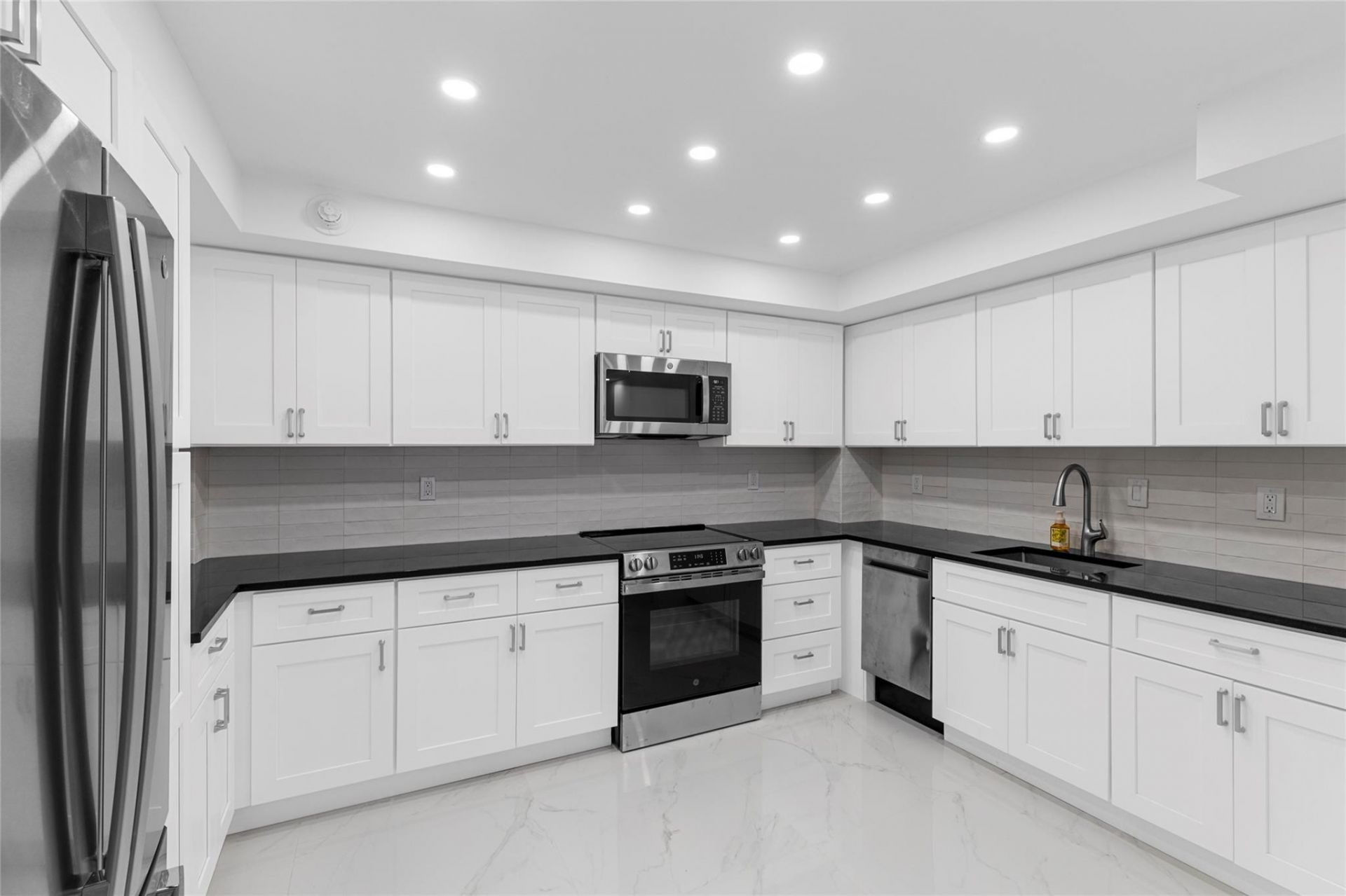 3750 Galt Ocean Drive, Unit 209, Fort Lauderdale, FL 33308 Photo
