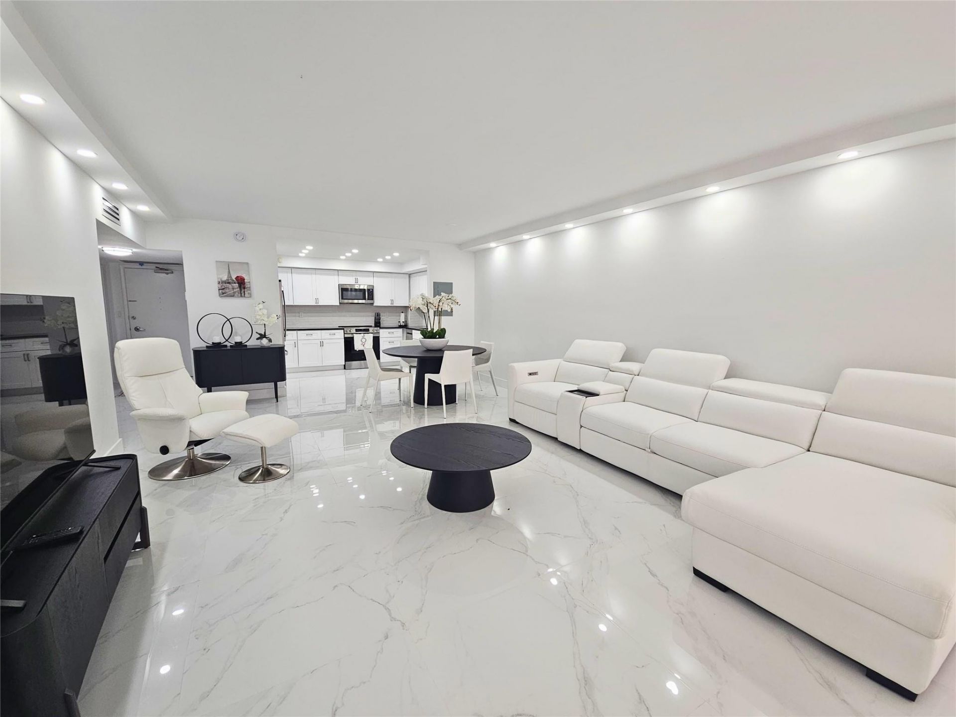 3750 Galt Ocean Drive, Unit 209, Fort Lauderdale, FL 33308 Photo