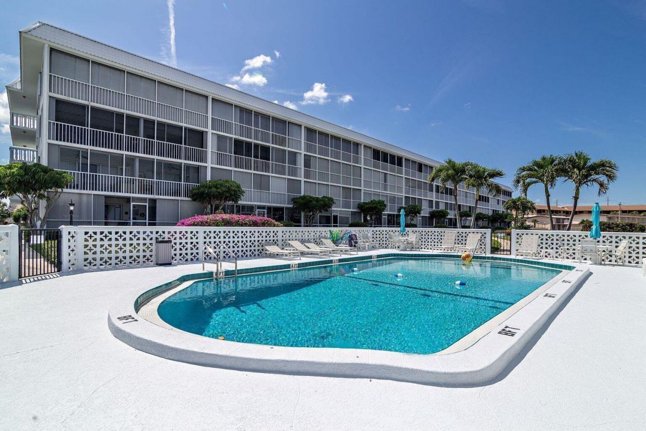 907 Marina Drive, Unit 310, North Palm Beach, FL 33408 Photo