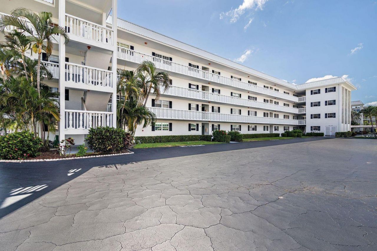 907 Marina Drive, Unit 310, North Palm Beach, FL 33408 Photo