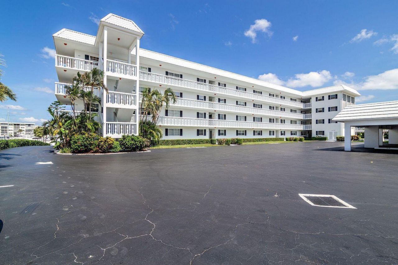 907 Marina Drive, Unit 310, North Palm Beach, FL 33408 Photo