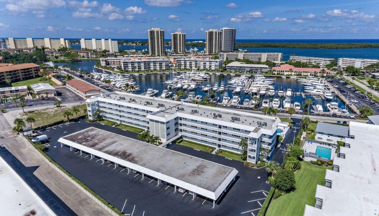 907 Marina Drive, Unit 310, North Palm Beach, FL 33408 Photo
