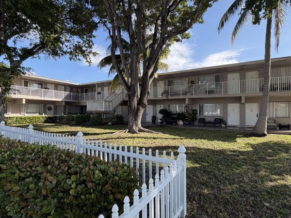344 SE 11th Avenue, Unit 8, Pompano Beach, FL 33060