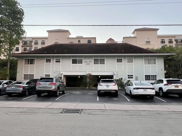 2404 NE 33rd Avenue, Unit 12, Fort Lauderdale, FL 33305