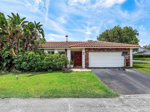 2 Tam O Shanter Lane, Boca Raton, FL 33431