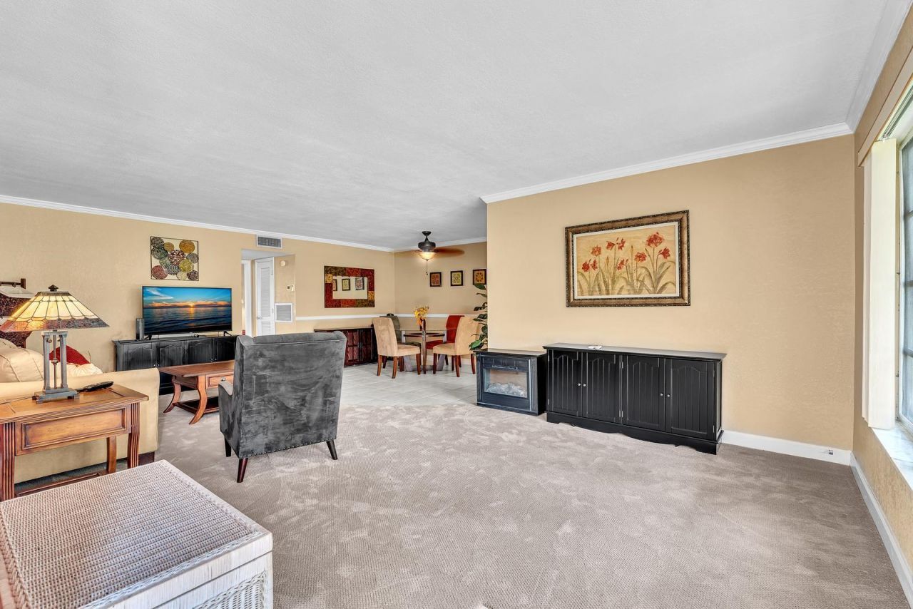 840 N High Point Blvd Boulevard N, Unit B, Delray Beach, FL 33445 Photo