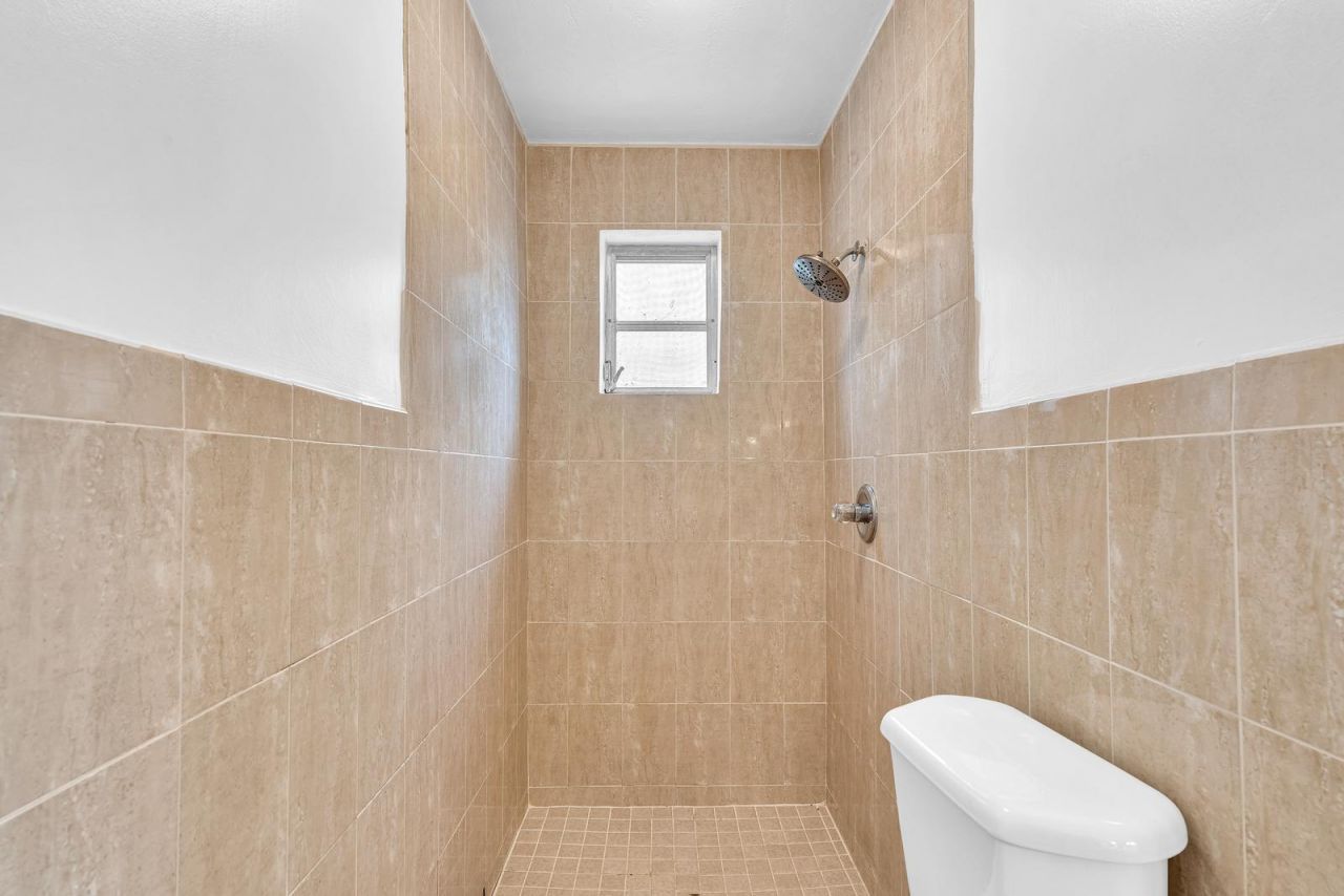 2411 NW 87th Avenue, Sunrise, FL 33322 Photo