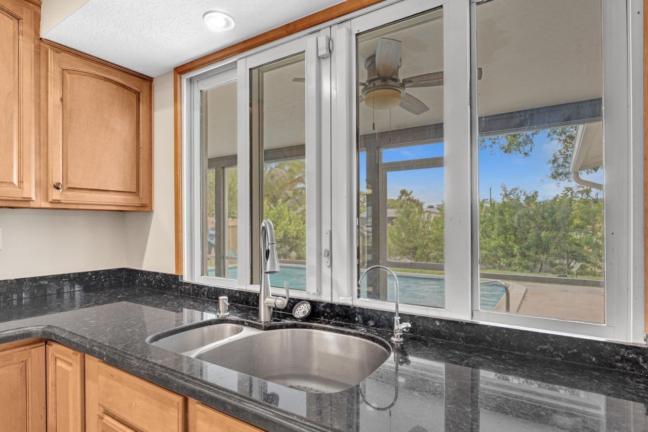 2411 NW 87th Avenue, Sunrise, FL 33322 Photo