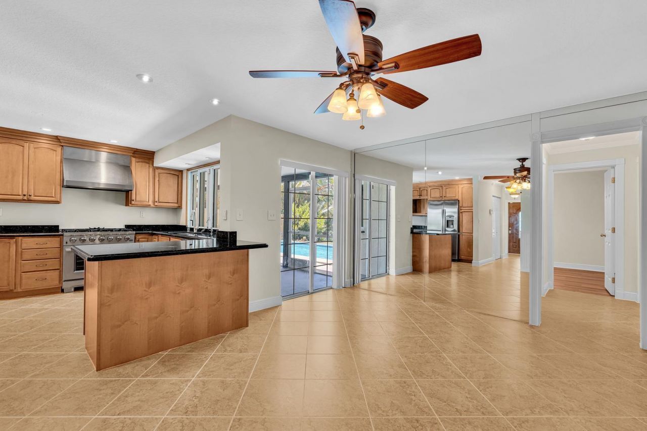 2411 NW 87th Avenue, Sunrise, FL 33322 Photo