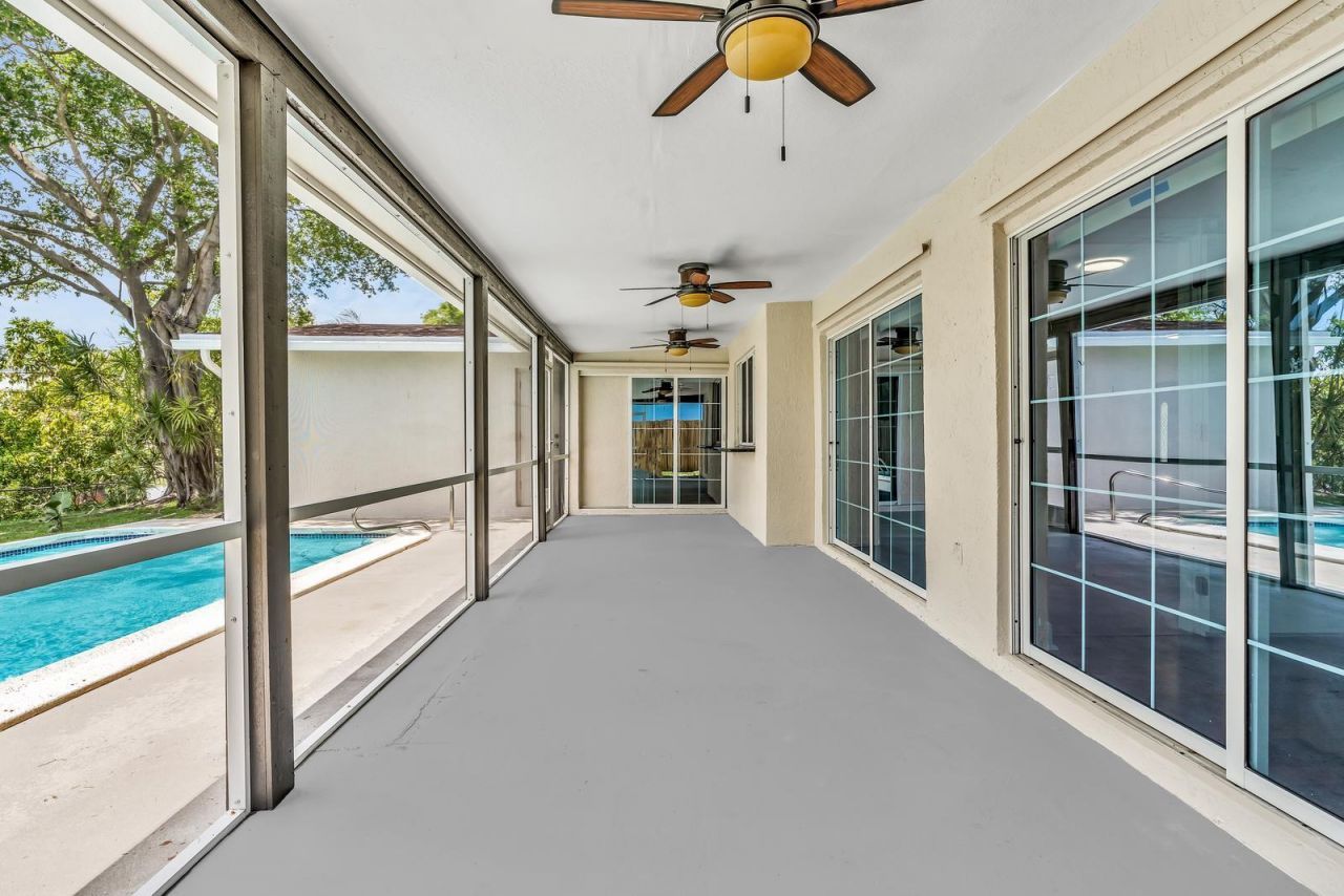 2411 NW 87th Avenue, Sunrise, FL 33322 Photo