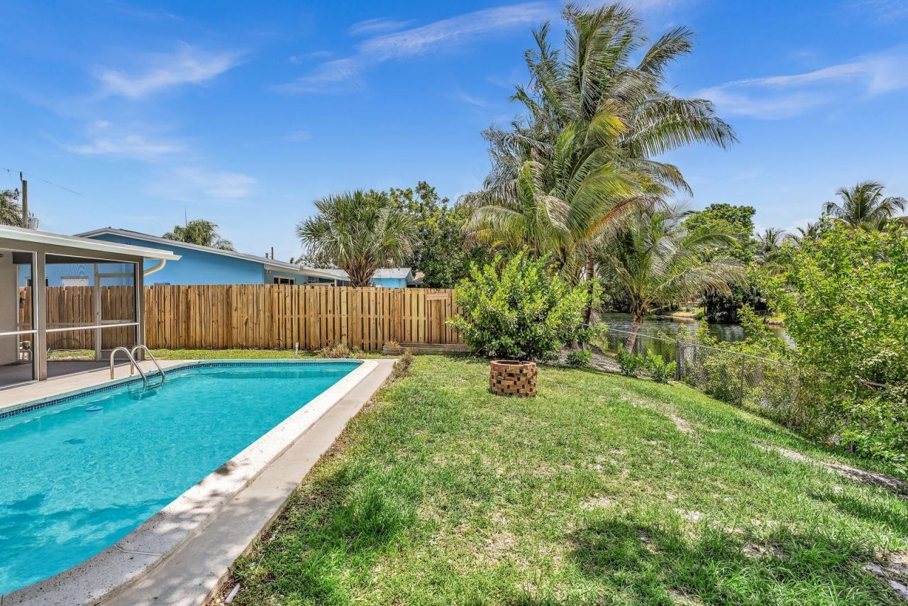 2411 NW 87th Avenue, Sunrise, FL 33322 Photo