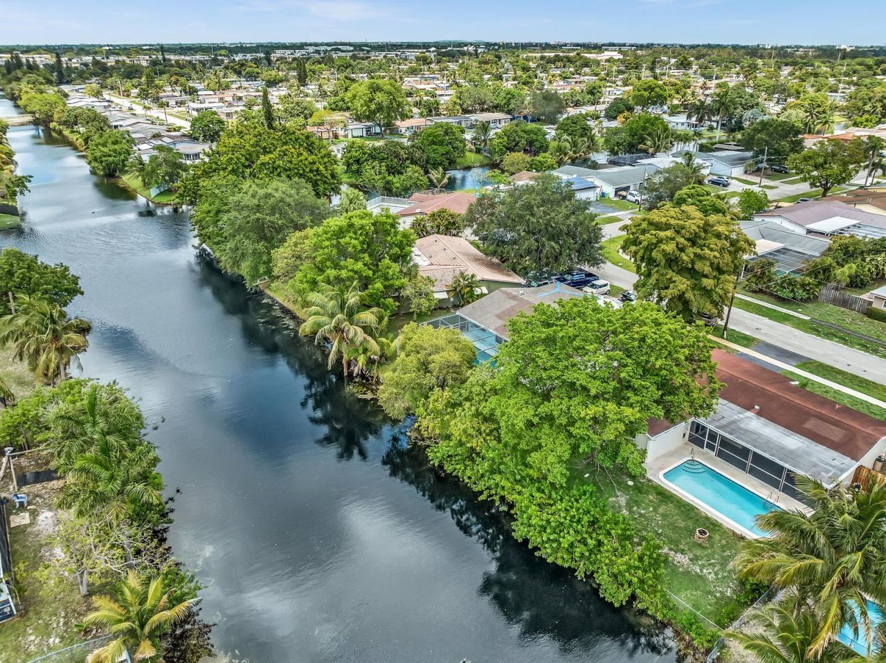 2411 NW 87th Avenue, Sunrise, FL 33322 Photo