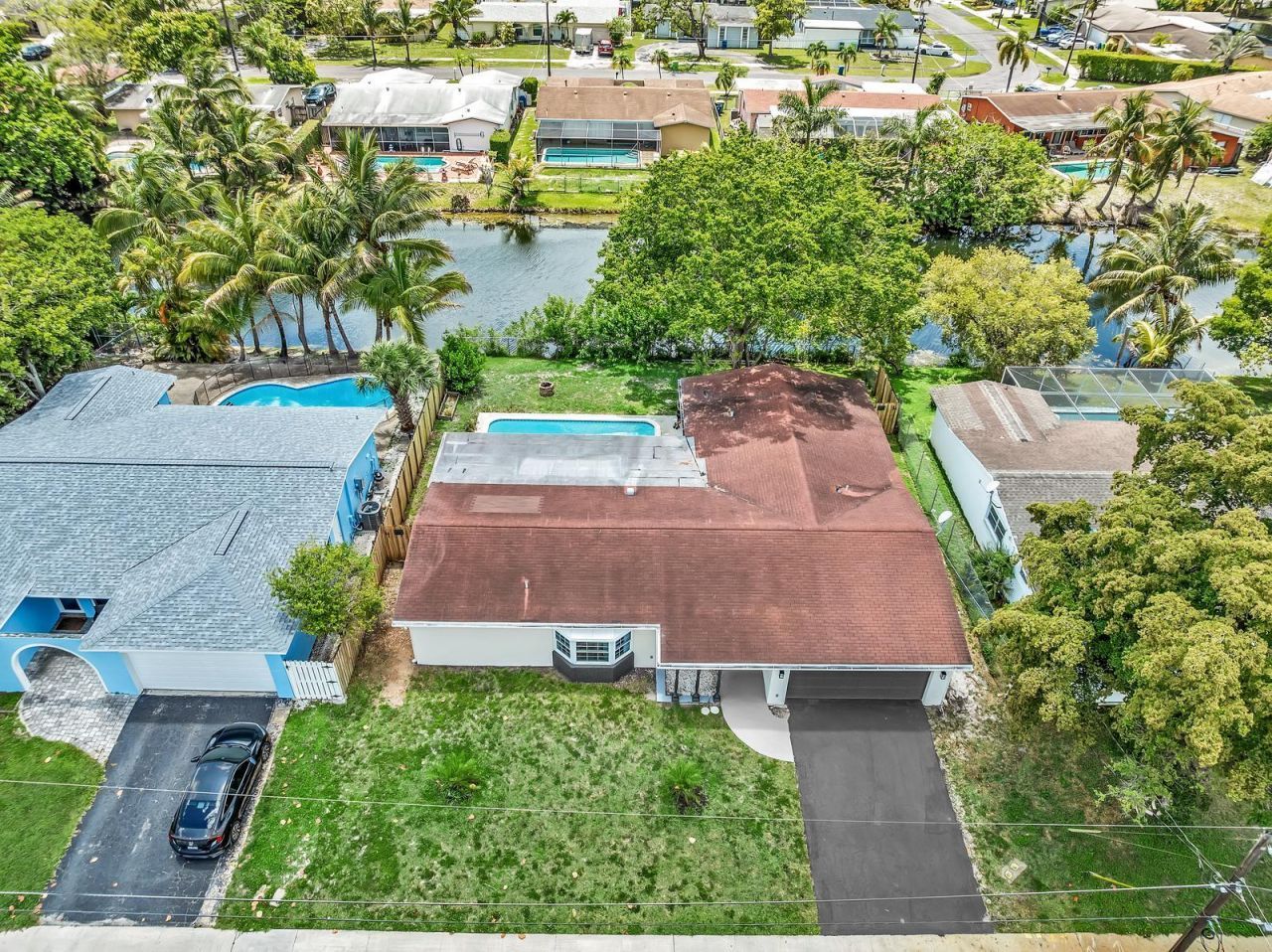 2411 NW 87th Avenue, Sunrise, FL 33322 Photo