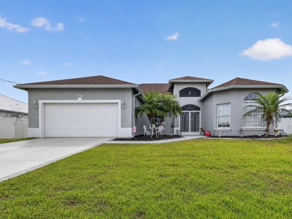 1711 SE Fairfield Street, Port St. Lucie, FL 34983