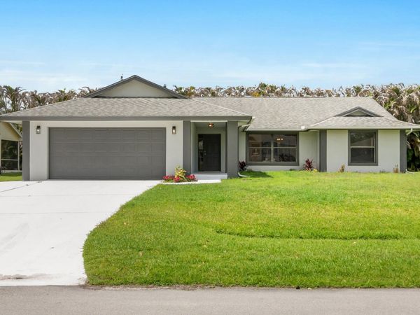 731 SE Majestic Terrace, Port St. Lucie, FL 34983