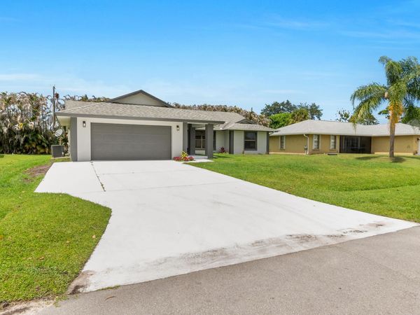 731 SE Majestic Terrace, Port St. Lucie, FL 34983