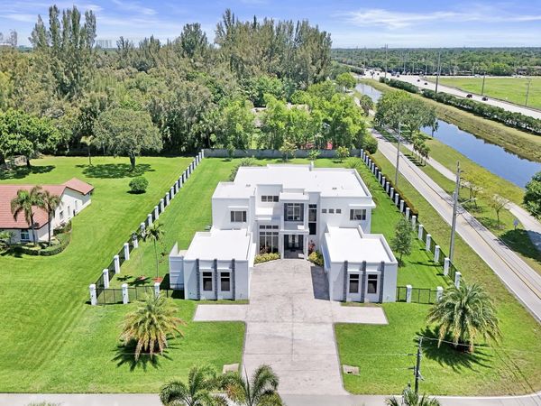11201 SW 3rd Street, Plantation, FL 33325