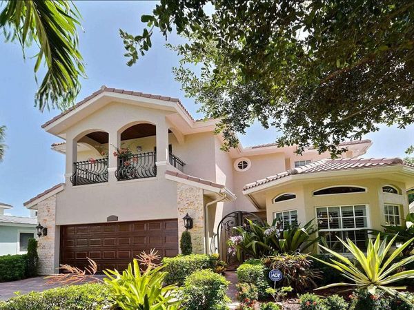 512 NE 12th Avenue, Fort Lauderdale, FL 33301