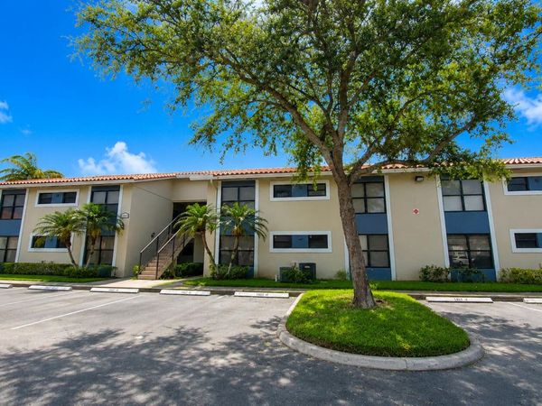 1463 Lake Crystal Drive, Unit G, West Palm Beach, FL 33411