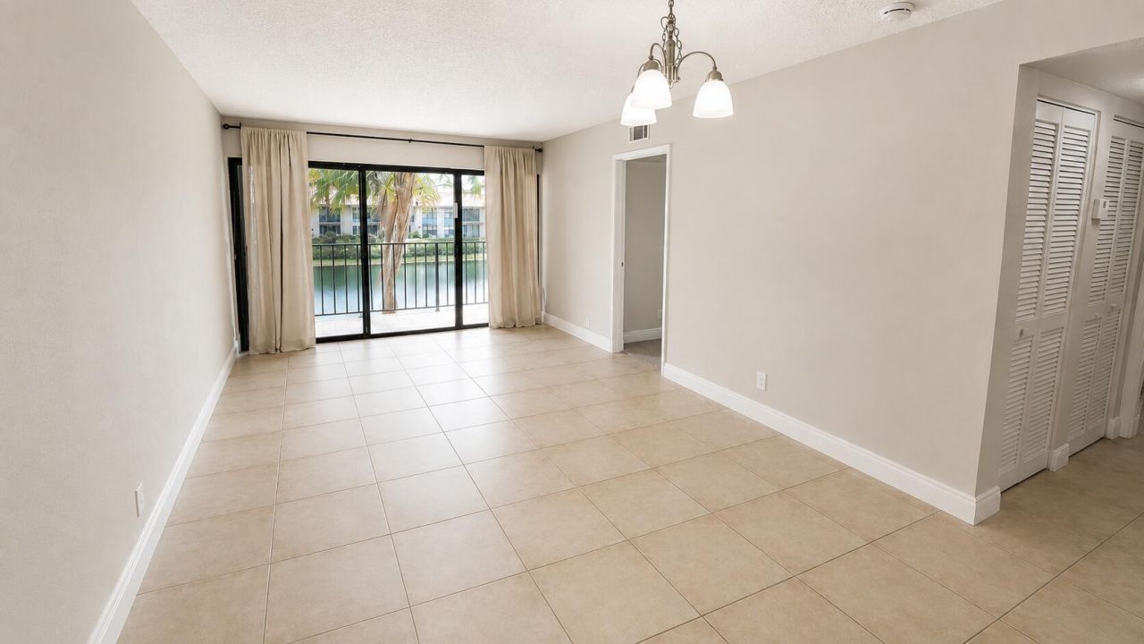 1463 Lake Crystal Drive, Unit G, West Palm Beach, FL 33411 Photo