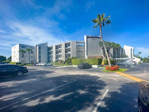 6850 10th Avenue N, Unit 406, Greenacres, FL 33467