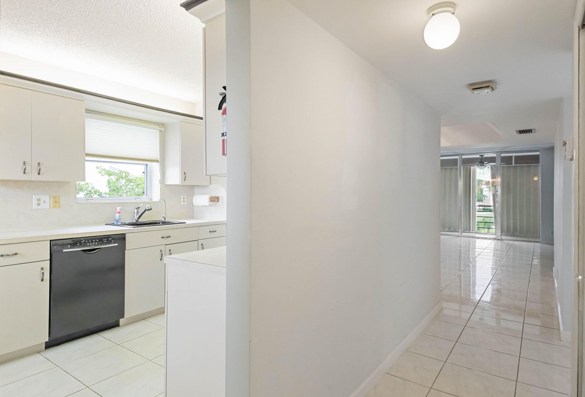6850 10th Avenue N, Unit 406, Greenacres, FL 33467 Photo