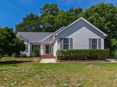200 Bradford Ridge Drive, Youngsville, NC 27596