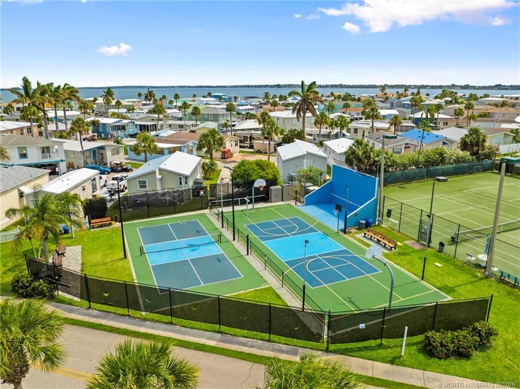 692 Nettles Boulevard, Jensen Beach, FL 34957 Photo