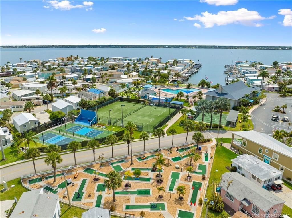 692 Nettles Boulevard, Jensen Beach, FL 34957 Photo