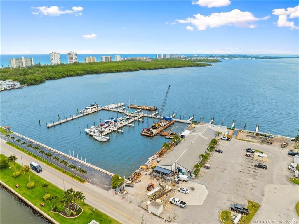 692 Nettles Boulevard, Jensen Beach, FL 34957 Photo