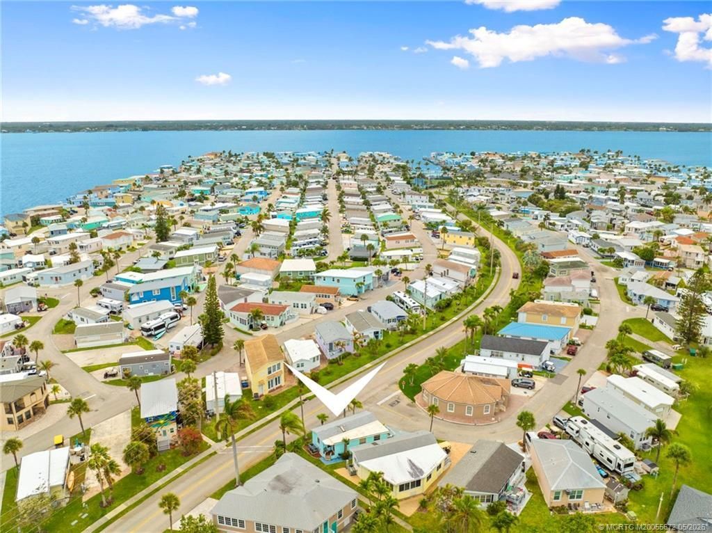 692 Nettles Boulevard, Jensen Beach, FL 34957 Photo