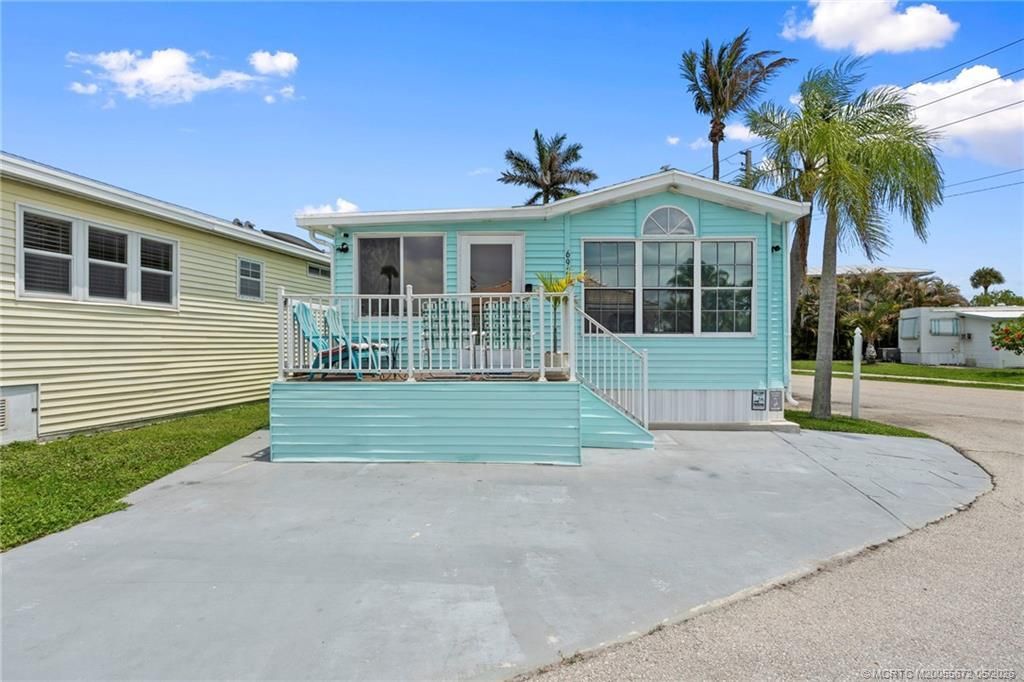 692 Nettles Boulevard, Jensen Beach, FL 34957 Photo