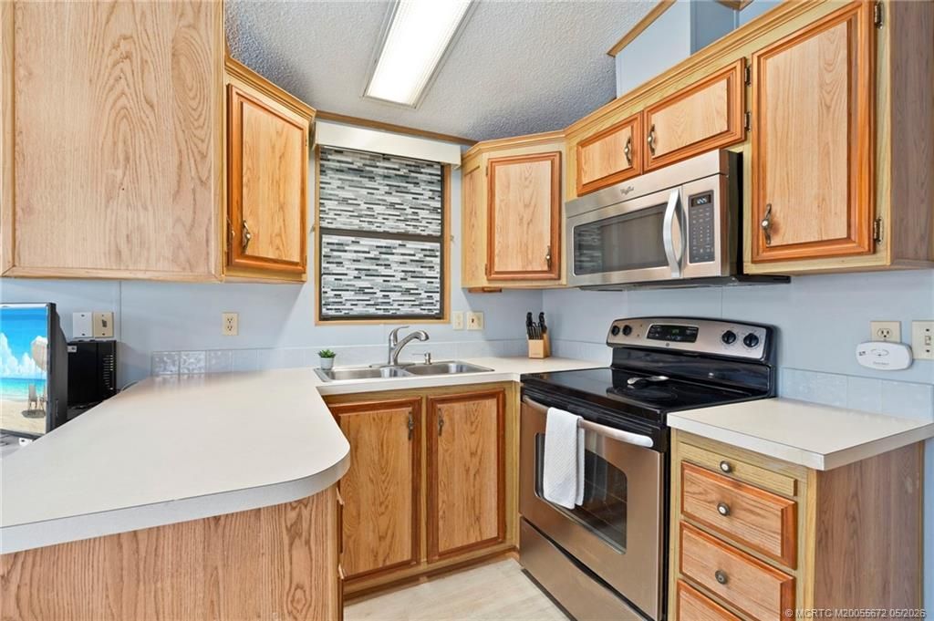 692 Nettles Boulevard, Jensen Beach, FL 34957 Photo
