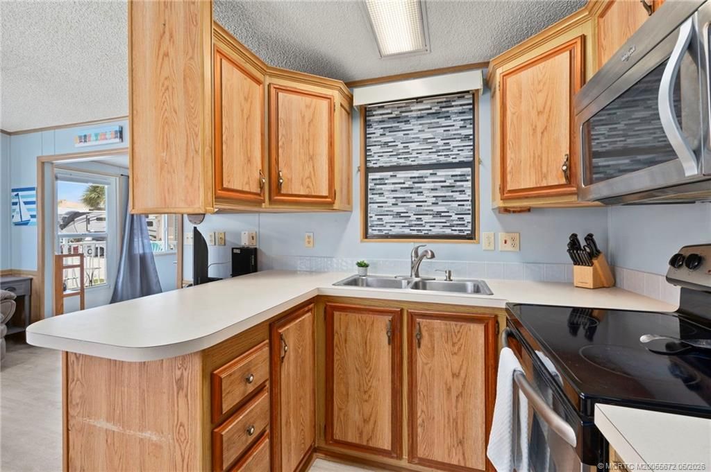 692 Nettles Boulevard, Jensen Beach, FL 34957 Photo
