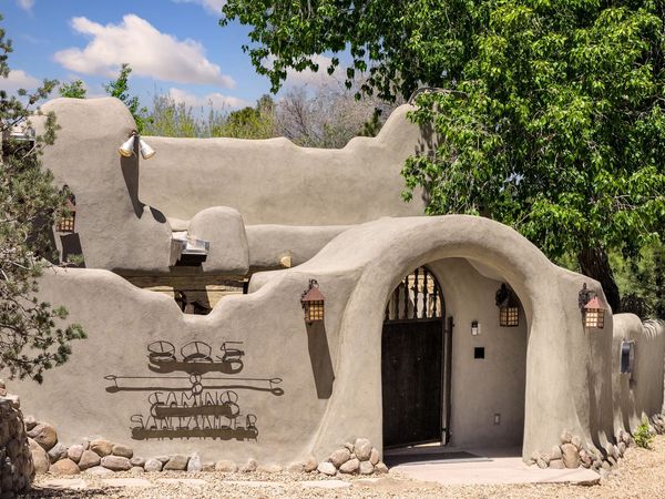 905 Camino Santander, Santa Fe, NM 87505