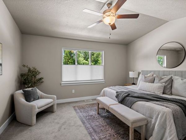 1739 E HOLLADAY HILL LN S, Holladay, UT 84124