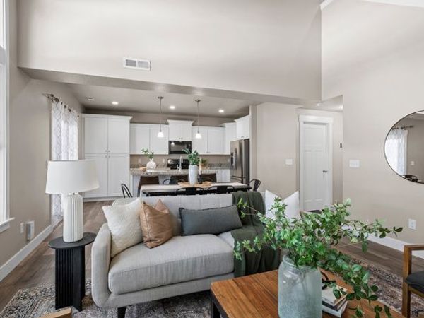 1739 E HOLLADAY HILL LN S, Holladay, UT 84124