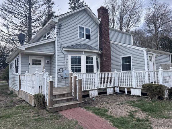 35 Hallock Road , Patchogue, NY 11772