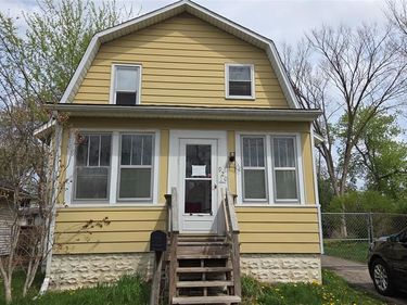 920 Huron Street , Flint, MI 48507