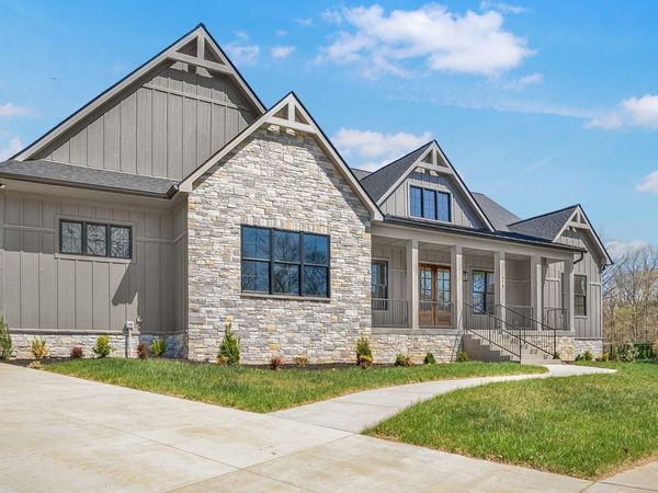 879 Shady Bluff Trl , Clarksville, TN 37043