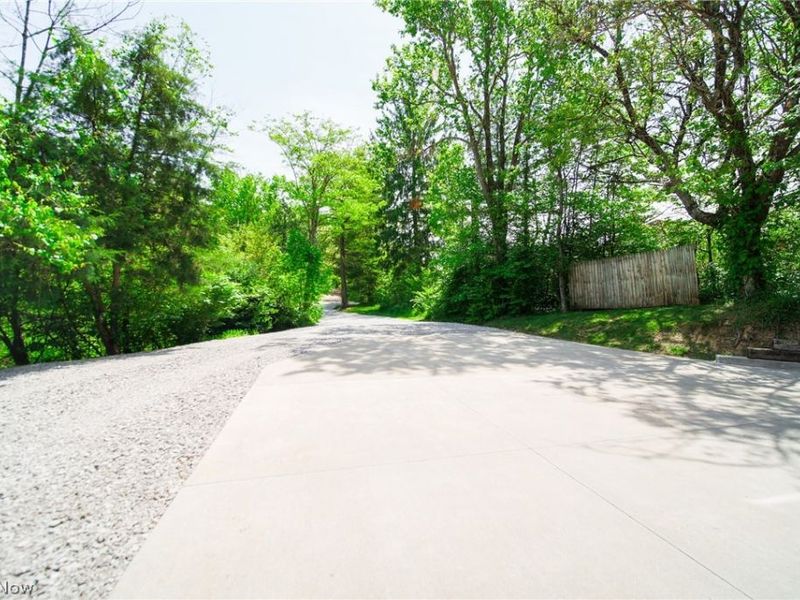 2317 Goshen Hill Road SE, New Philadelphia, OH 44663 Photo 25