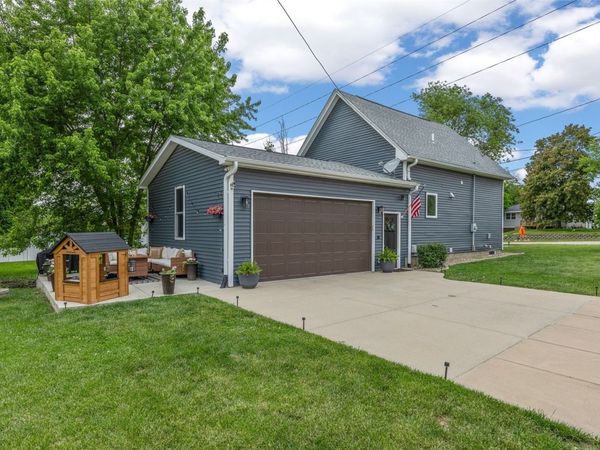 2629 Mt Vernon Road SE, Cedar Rapids, IA 52403