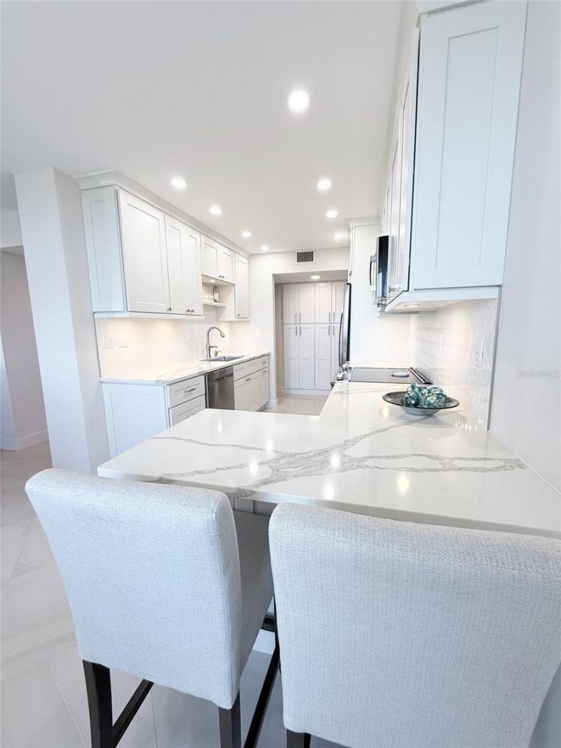 1050 Longboat Club Road, Unit 803, Longboat Key, FL 34228 Photo