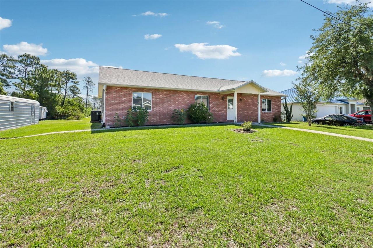 985 10th Avenue, Deland, FL 32724 Main Photo