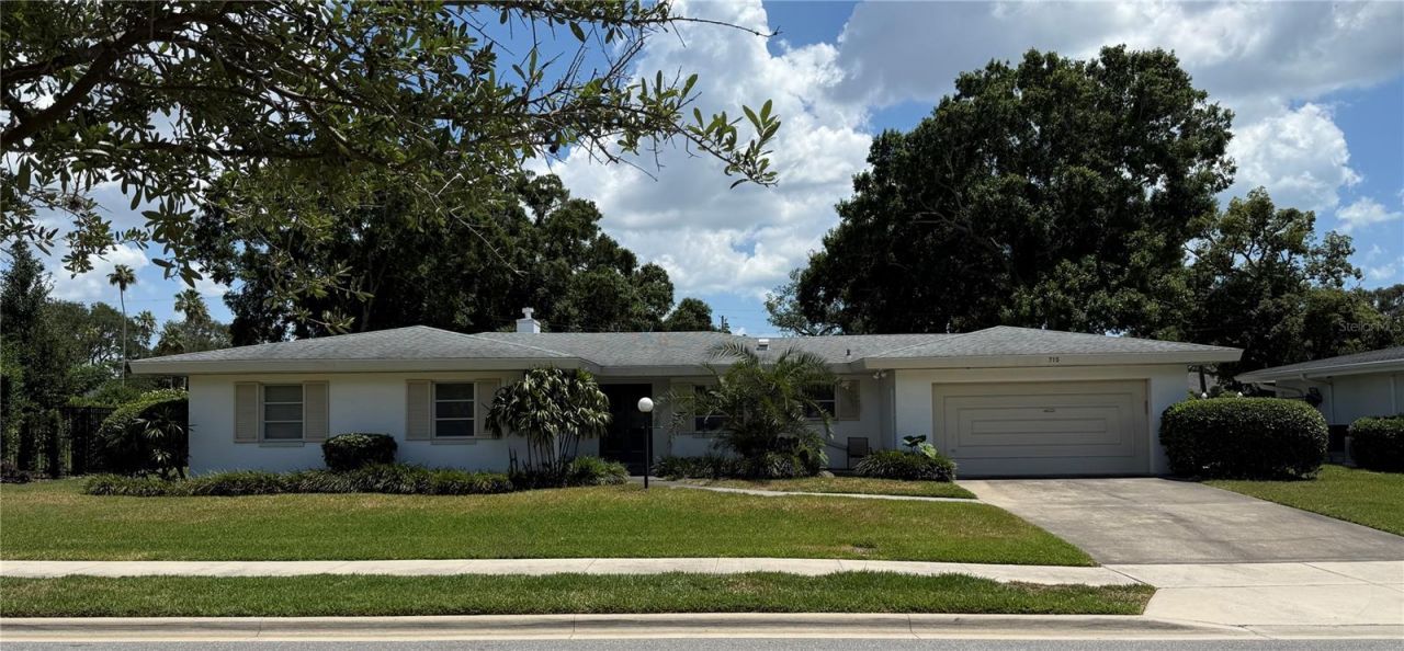 715 Ponce De Leon Boulevard, Belleair, FL 33756 Main Photo