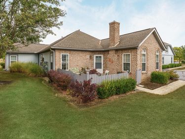 3832 Falls Circle Drive , Unit 22, Hilliard, OH 43026