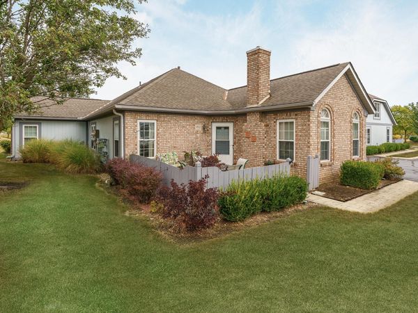 3832 Falls Circle Drive , Unit 22, Hilliard, OH 43026